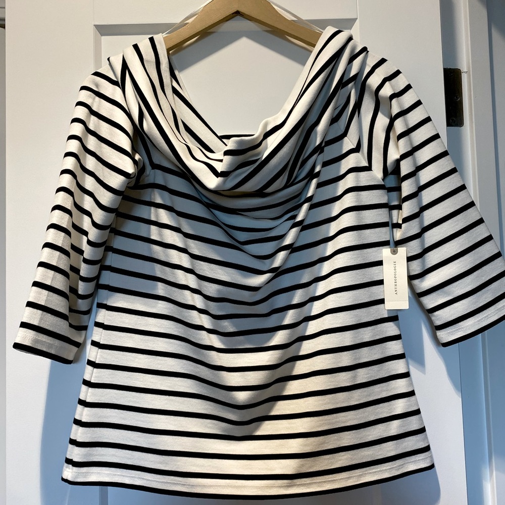 Brand: Anthropologie
Color: black and white strips
Size: Large
Fit: small/fitted